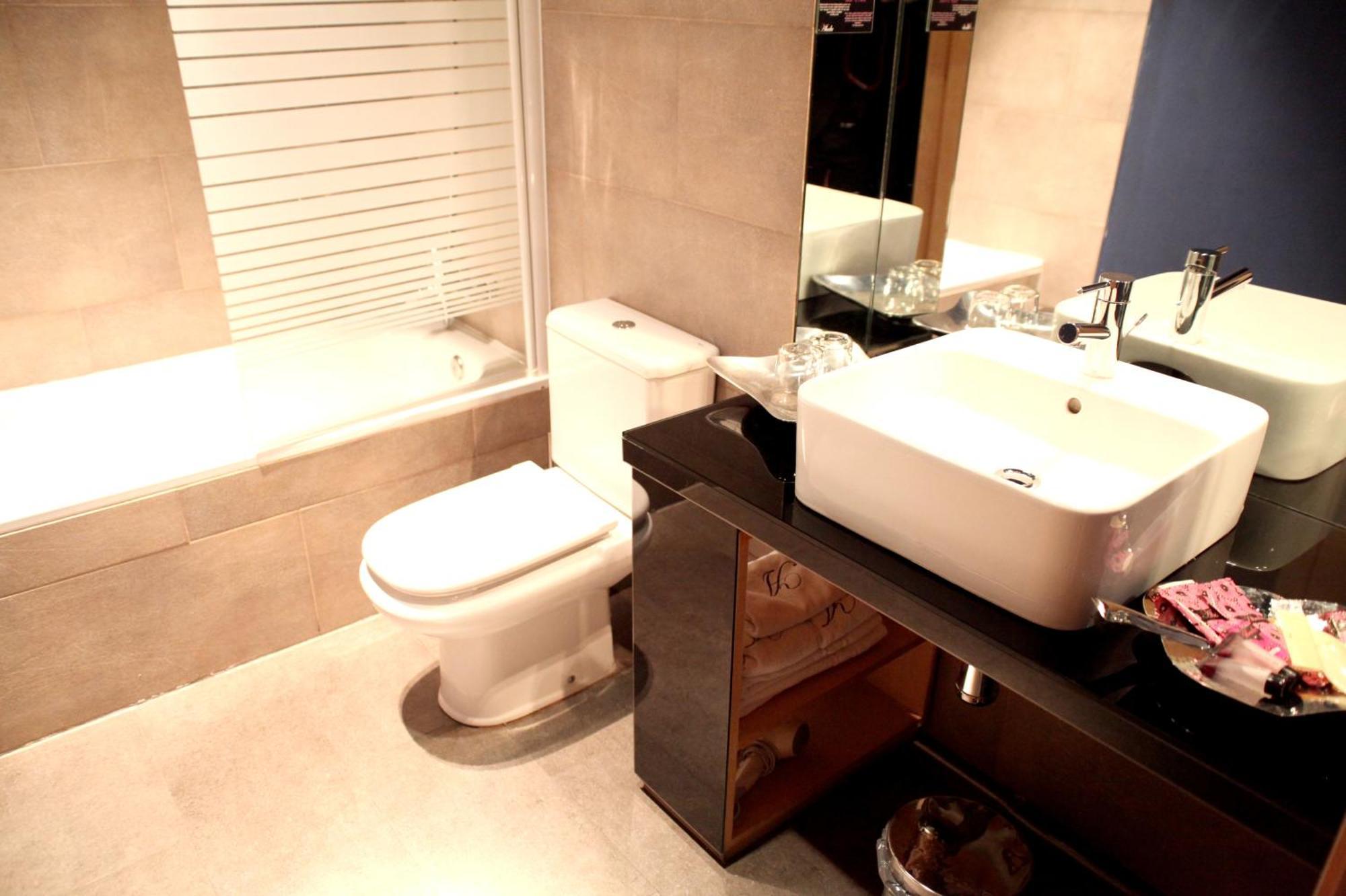 Madrid Central Gran Via Suites Pokoj fotografie